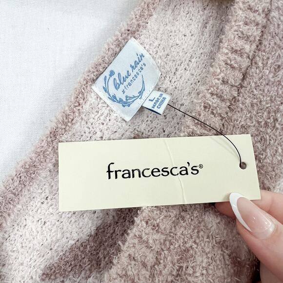 Francesca's Collections Pink V-Neck Sweater with White Stars - Picture 6 of 6